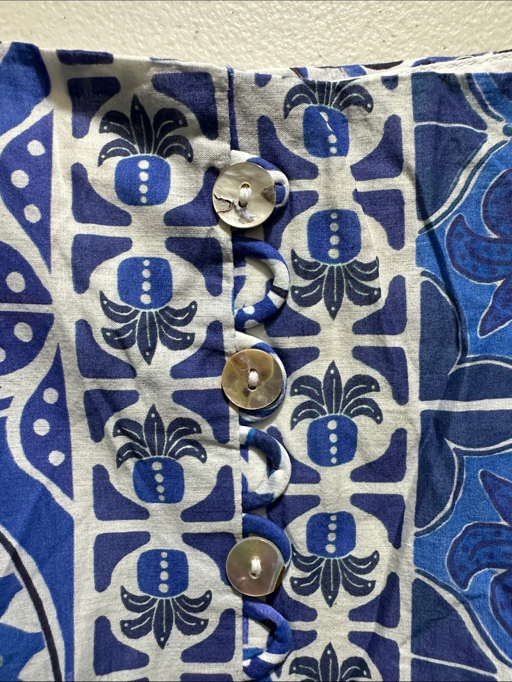 FARM Rio Blue White Floral Button-Front Peplum Blouse - Picture 5 of 8